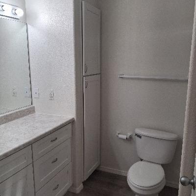 Building Photo - 985 E Mingus Ave