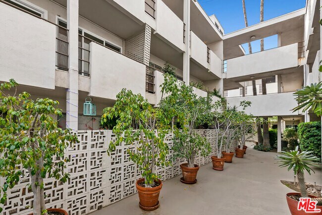 Building Photo - 4445 Cartwright Ave