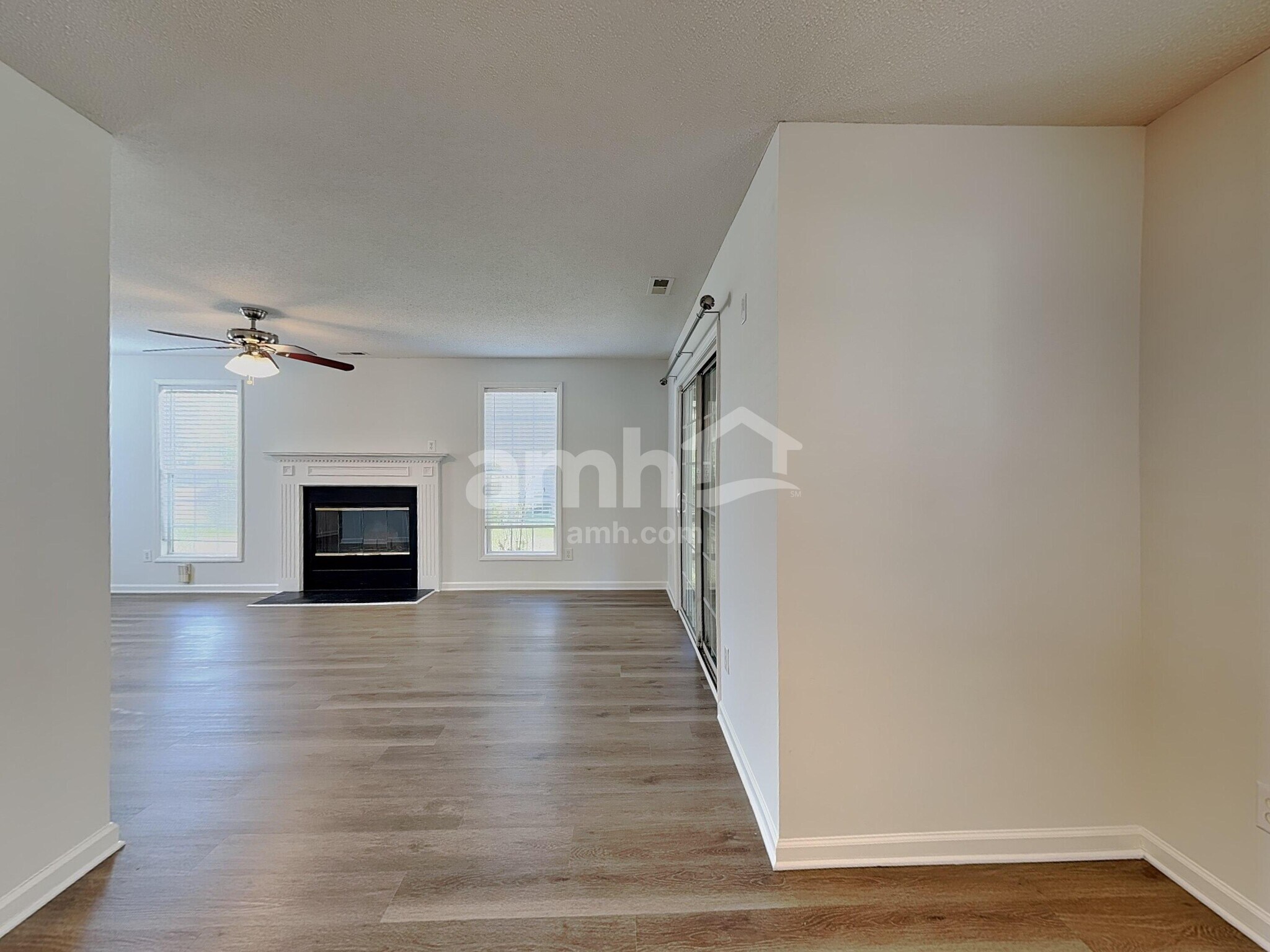 Building Photo - 2803 Stadium Dr