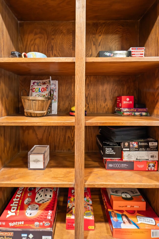 Building Photo - 6601 Lincoln Ave