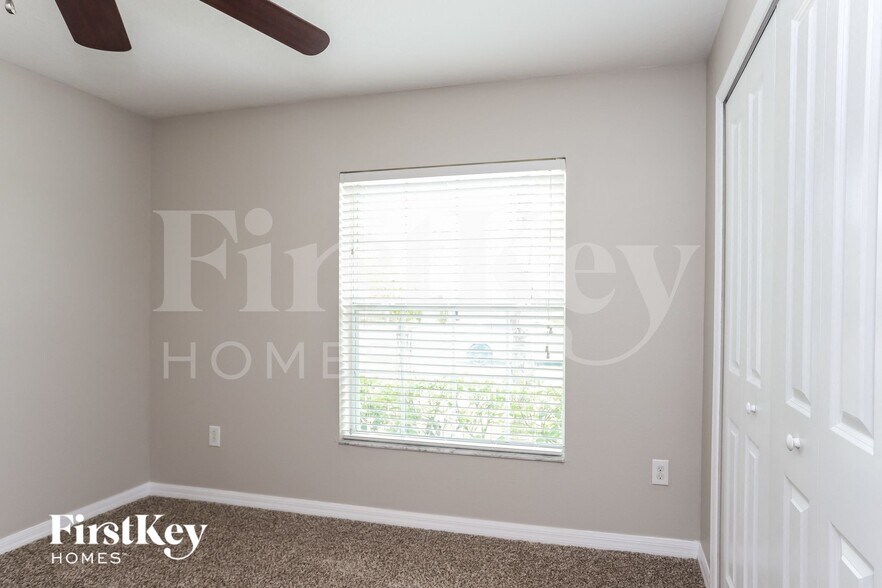 Building Photo - 10656 Standing Stone Dr