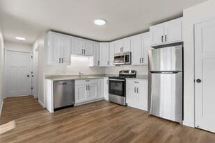 Building Photo - PropertyName