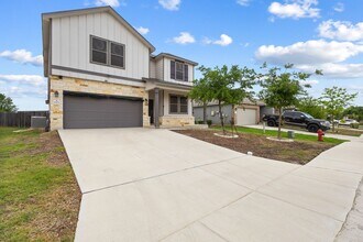 Building Photo - 4 Bedroom/2.5 Bath Paloma Subdivision