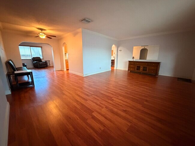 Building Photo - 5806 NW 86th Terrace