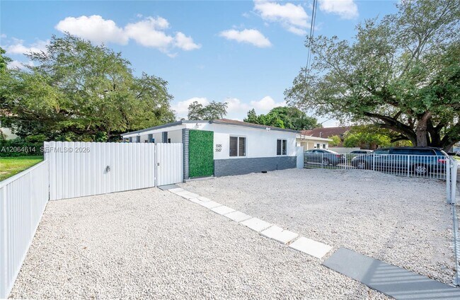 Building Photo - 5505 NW 5th Ct