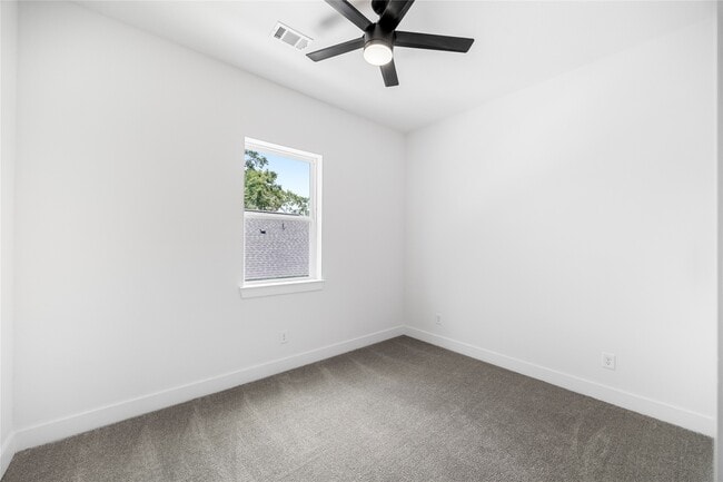 Building Photo - 1046 Marjorie St