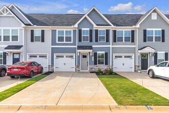 Building Photo - Modern Comfort: 3 Bed, 2.5 Bath Townhome + Primary on Main $2,050/mo rent