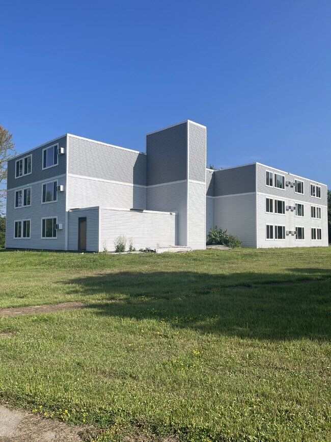 Building Photo - Beautiful Newly Remodeled 2 Bedroom 1 Bath...