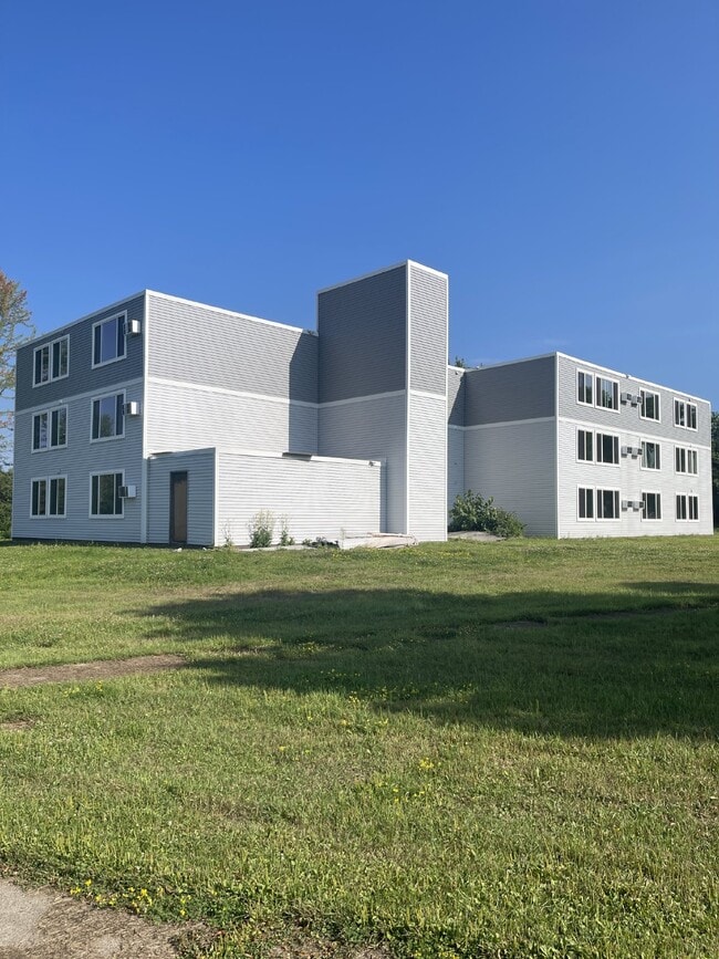 Building Photo - Beautiful Remodeled 1 Bedroom 1 Bath Apart...