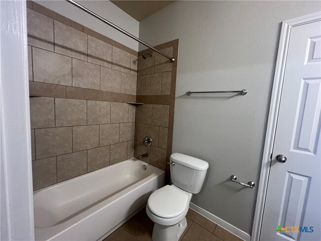 Building Photo - 1401 Loyal Ln