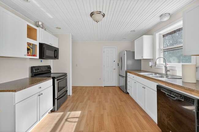 Building Photo - 132 Furnace Ave