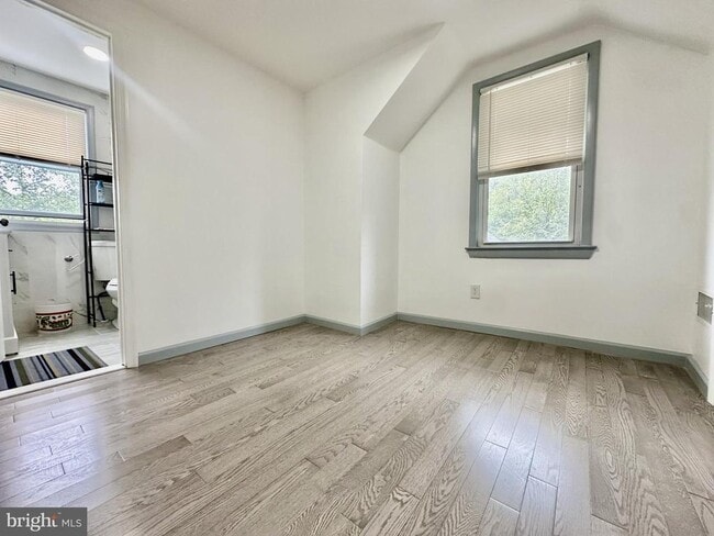 Building Photo - 633 Durham Rd