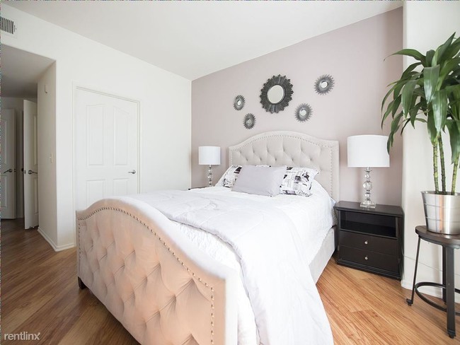 Building Photo - 532 16th St