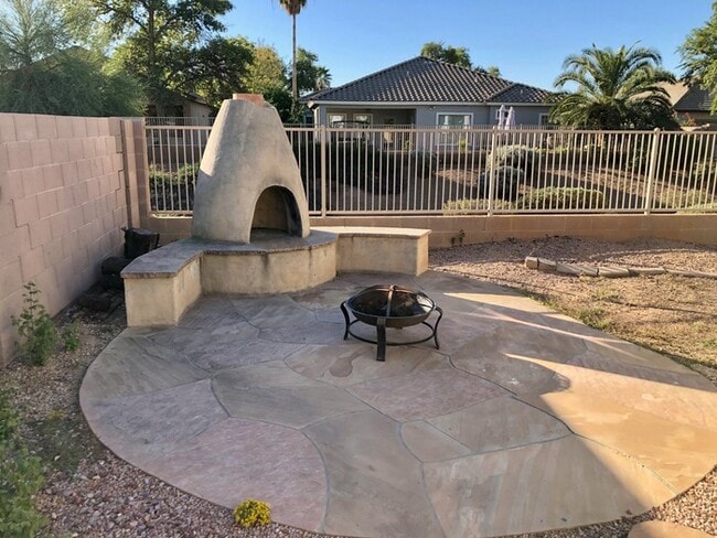 Building Photo - 3533 E Joseph Way