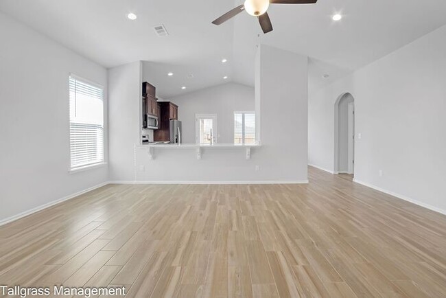 Building Photo - $750 Move In Special! Find Your Slice of P...