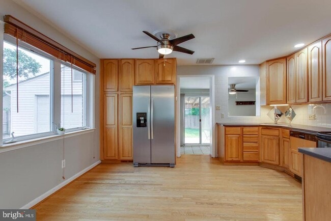 Building Photo - 5834 Pratt St