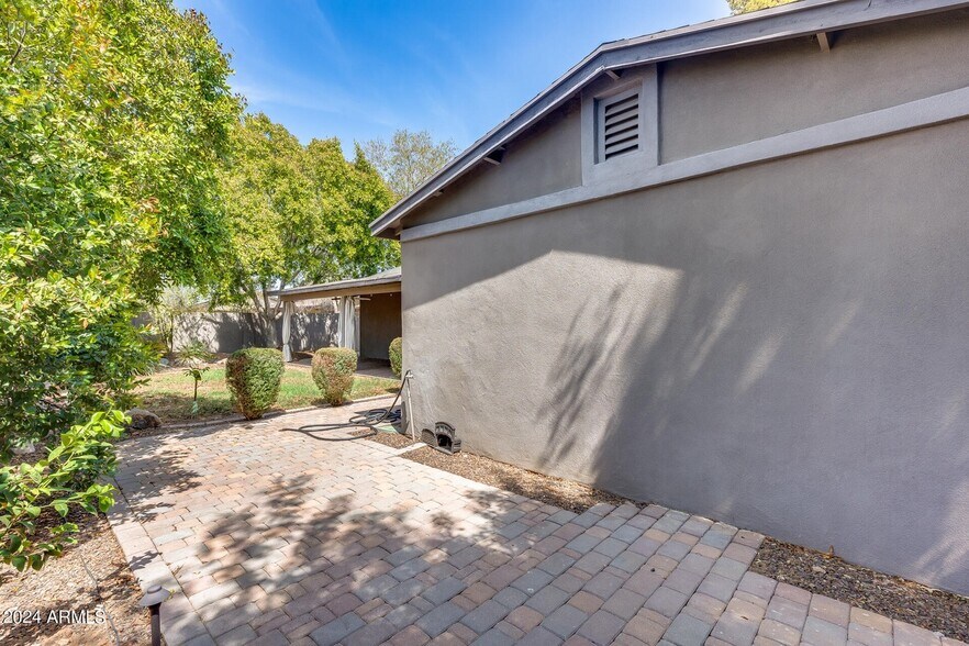 Building Photo - 2933 W Muriel Dr