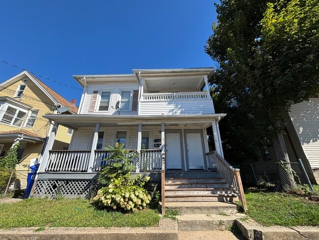 Primary Photo - 334 Hollister St