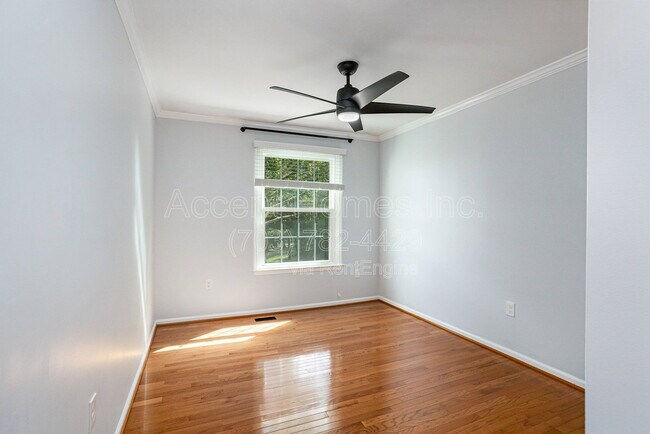 Building Photo - 6107 Summer Park Ln