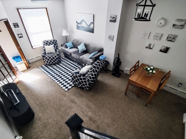 Building Photo - 2223 S Garnet St