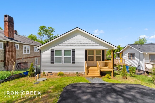 Primary Photo - Bright and Modern: New Construction Three-...
