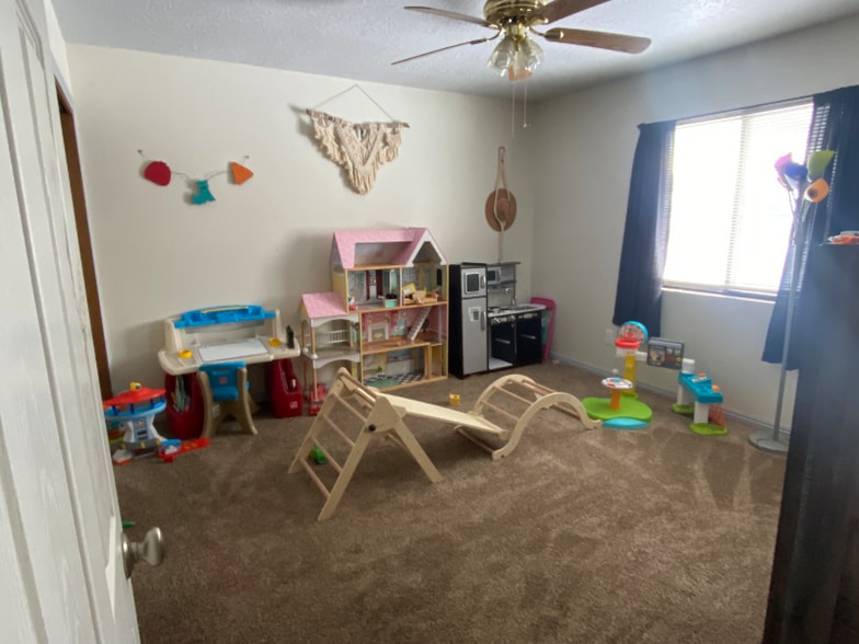 Building Photo - 207 Holbrook Ct