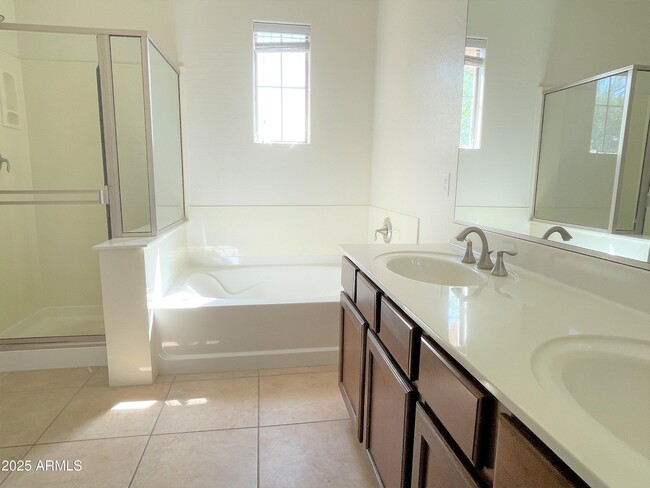 Building Photo - 5330 W Chisum Trail