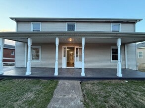 Building Photo - 127 4th St