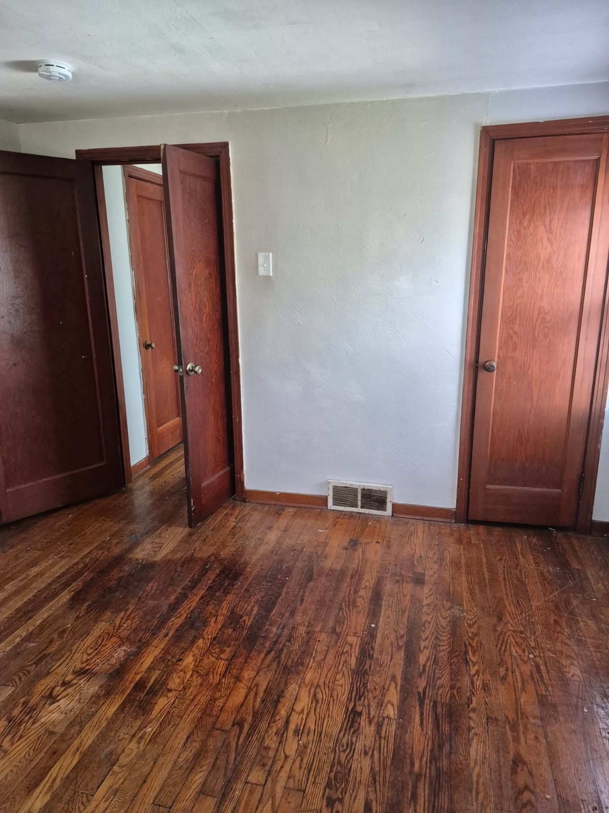 Building Photo - 19 Charles St