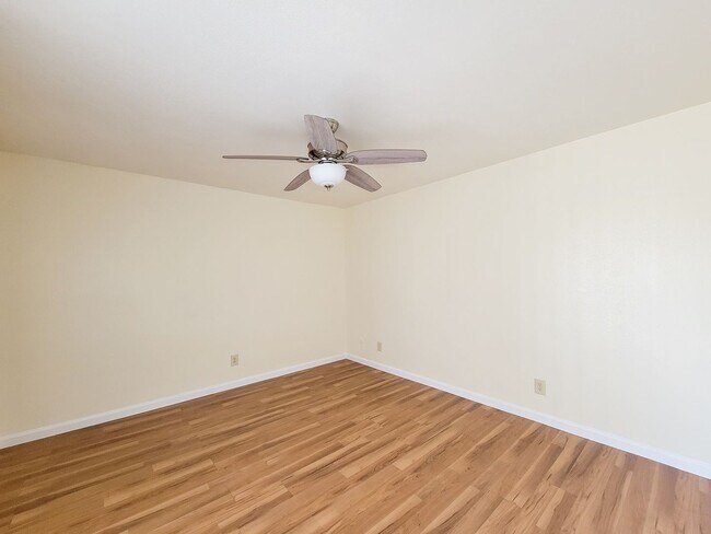 Building Photo - This stunning single-story upstairs unit o...