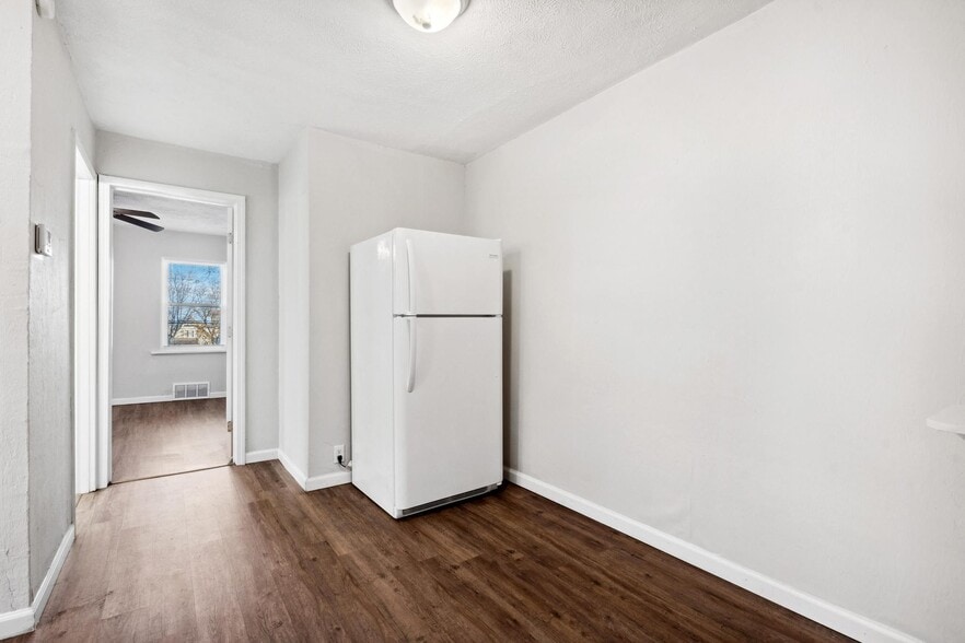 Building Photo - 2112 Catalpa Dr