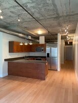 Building Photo - 645 W 9th St