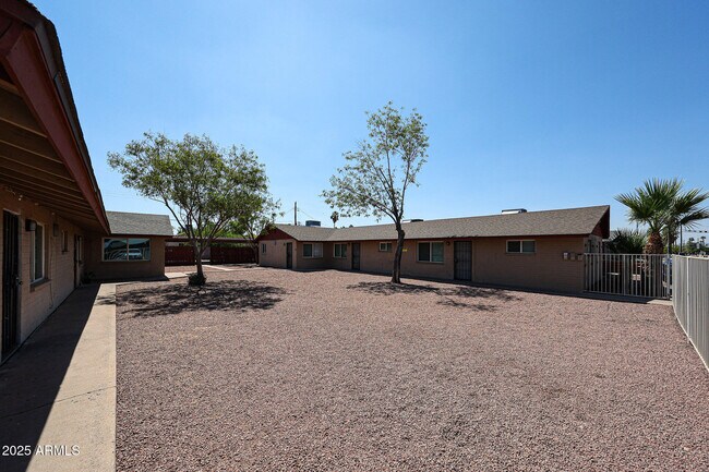 Building Photo - 4423 N 23rd Ave