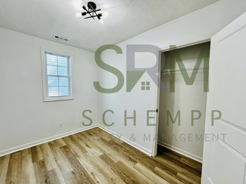 Building Photo - 615 N 32nd St