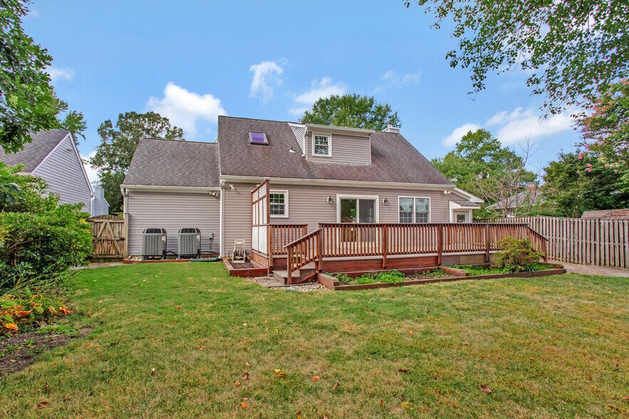 Building Photo - 1408 Damsel Ln