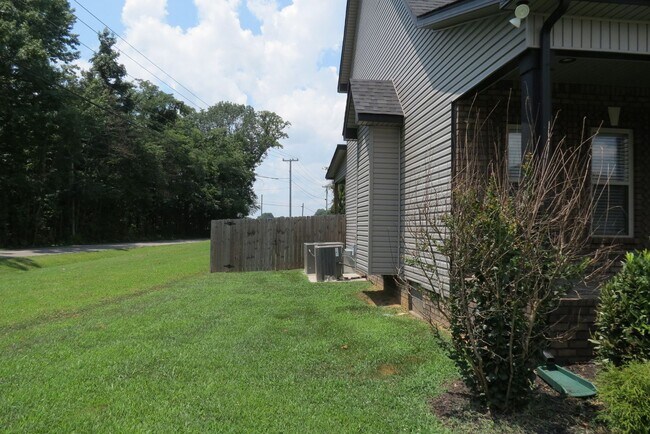 Building Photo - 1003 Barnhill Rd