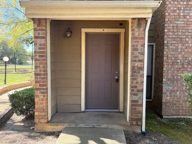 Building Photo - 2 Story Condo