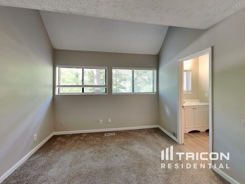Building Photo - 2851 Forest Wood Dr