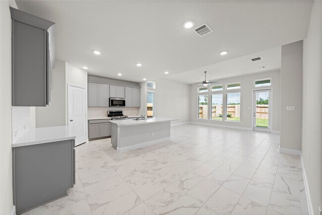 Building Photo - 1718 Forest Mist Dr