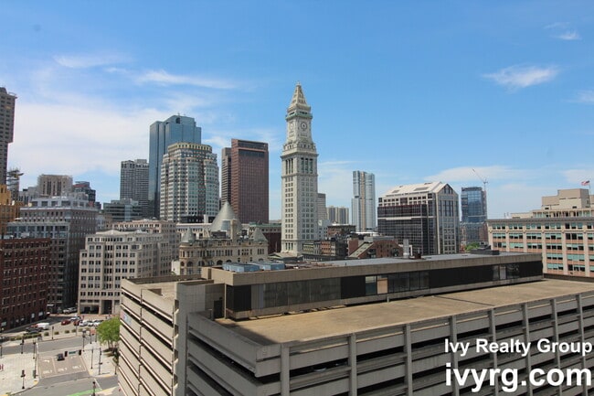 Building Photo - 85 E India Row