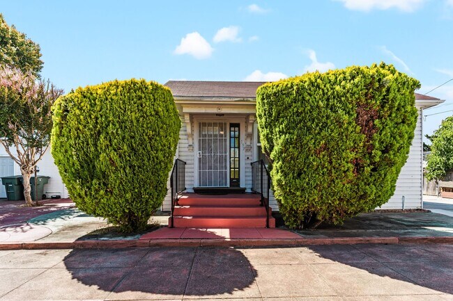 Primary Photo - Comfort and Convenience: Cottage Living in...