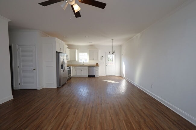 Building Photo - 2308 Mimosa Dr