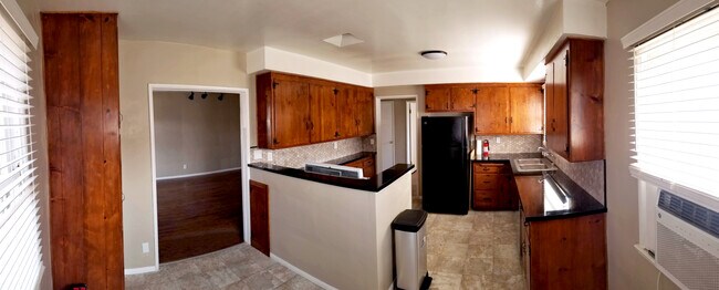 kitchen - 5315 Radford Ave