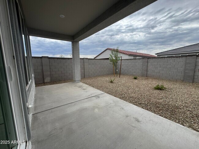 Building Photo - 17969 W Sand Hls Dr