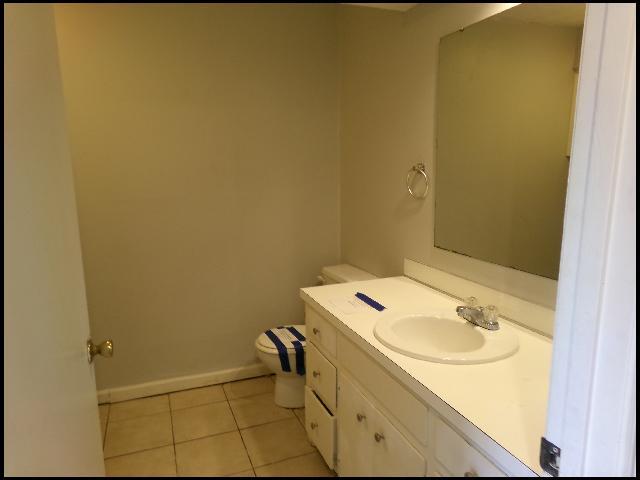 Building Photo - 1805 Sanford Dr