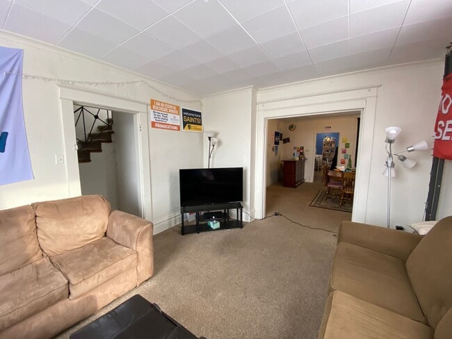 Building Photo - 1204 Kenwood Ave