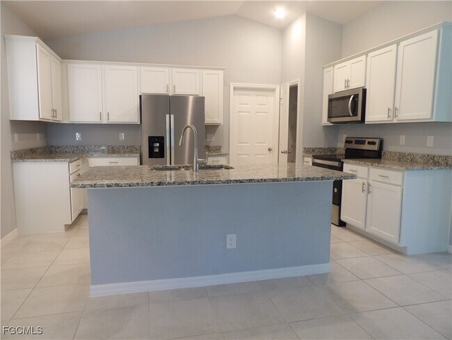 Building Photo - 7653 Minardi St