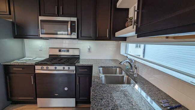 Building Photo - MODERN TWO STORY 2 BED/2 BATH IN BANNING LEWIS RANCH!