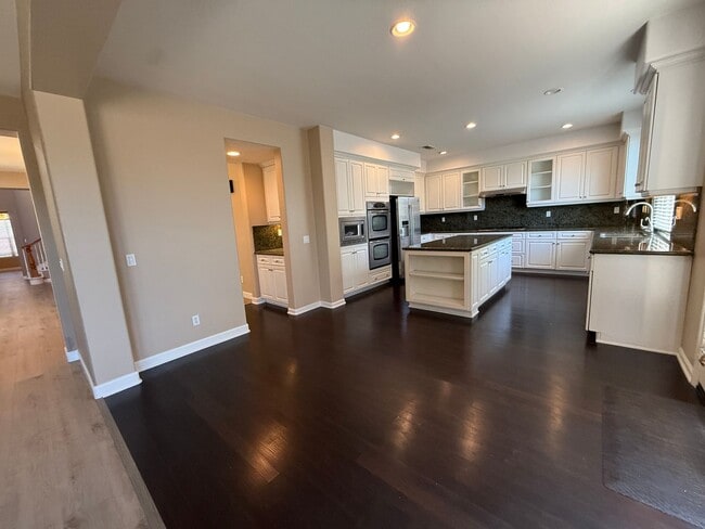 Building Photo - 2750 Dove Tail Dr
