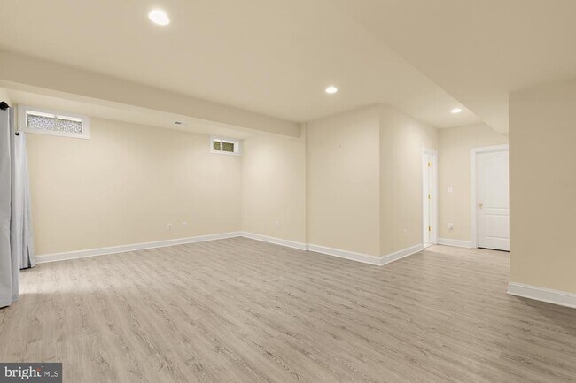 Building Photo - 10606 Rosehaven St